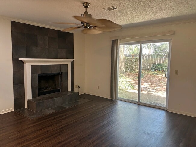 Photo - 3839 Belle Meade Ct