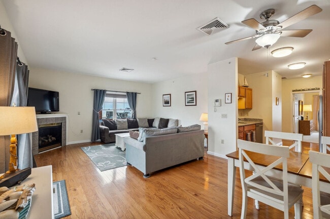 Photo - 15 K St Unit FL4-ID1333620P