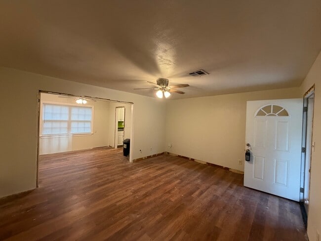 Photo - 620 SW 50th St
