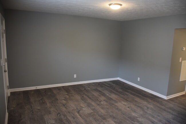 Photo - Medallion Court