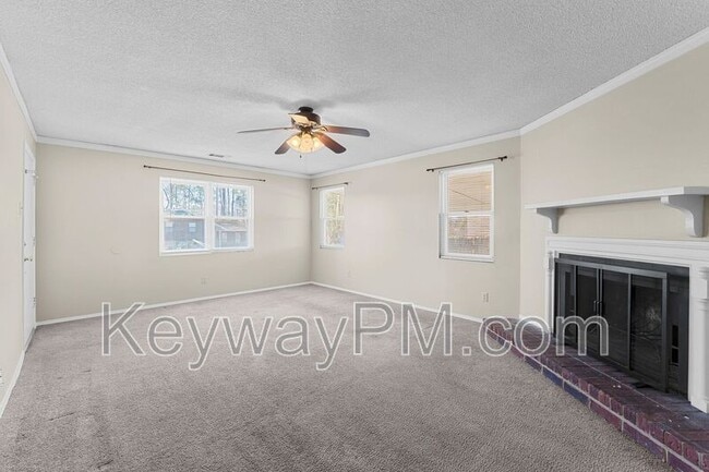 Photo - 4553 Hillside Dr