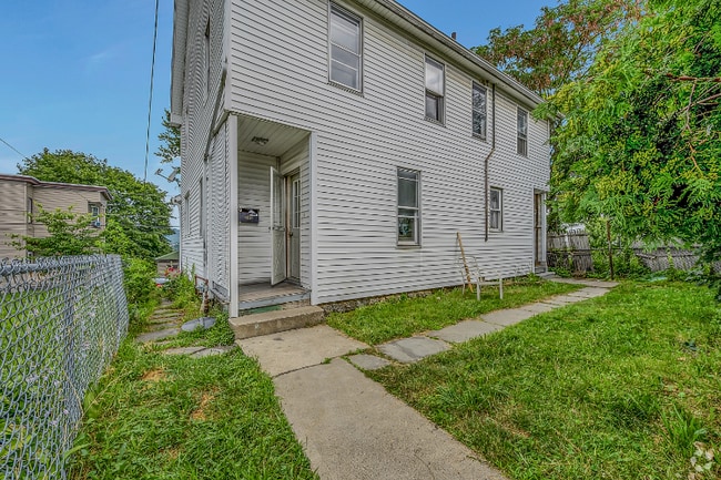 Building Photo - 608 S Webster Ave Rental