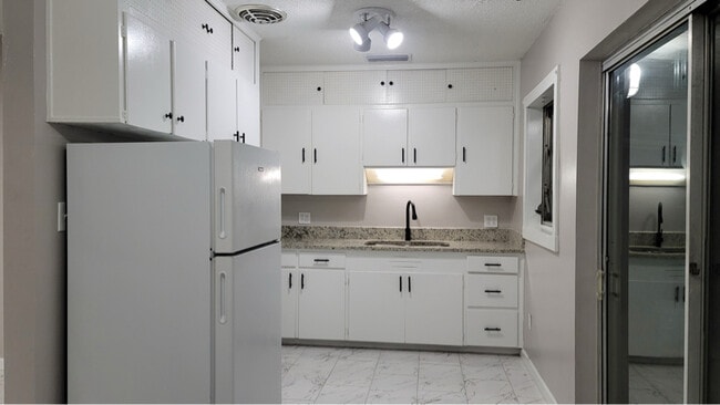 Photo - 7115 N Tampania Ave