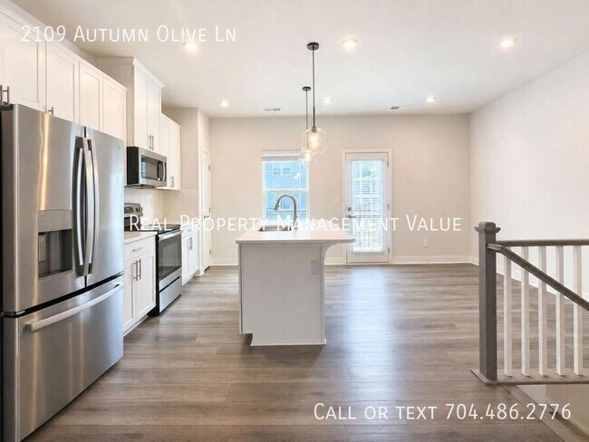Photo - 2109 Autumn Olive Ln