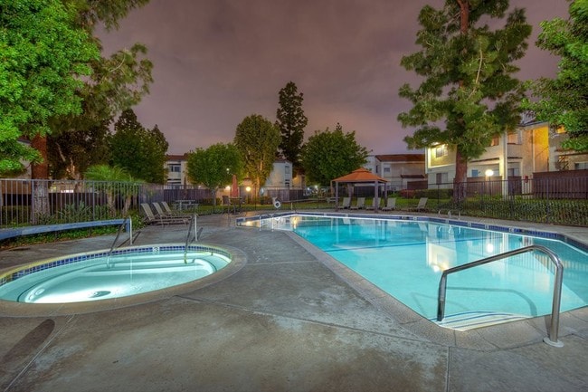 Pool # 1 - WINDWOOD Apartments