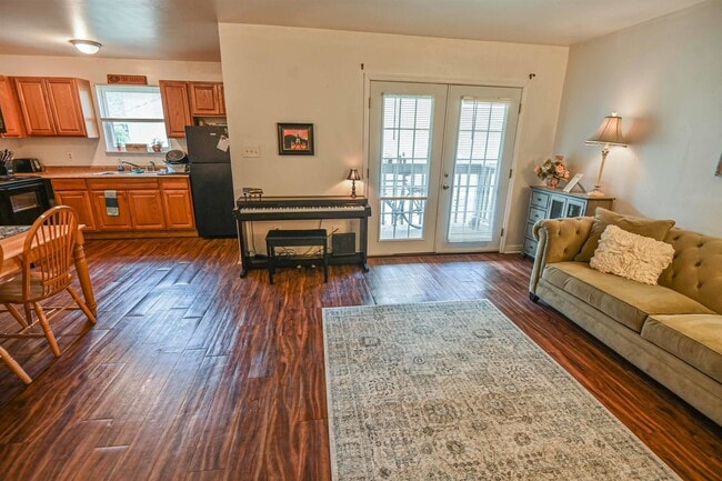 Photo - 809 California St