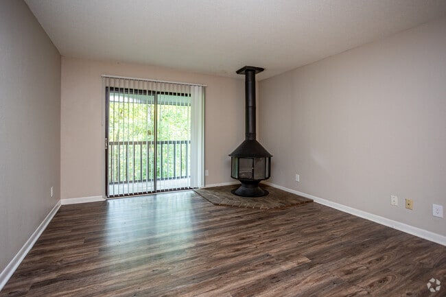 2BR, 2BA - 985SF - B1 - Living Room