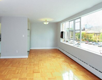 Photo - 77 Erskine Ave