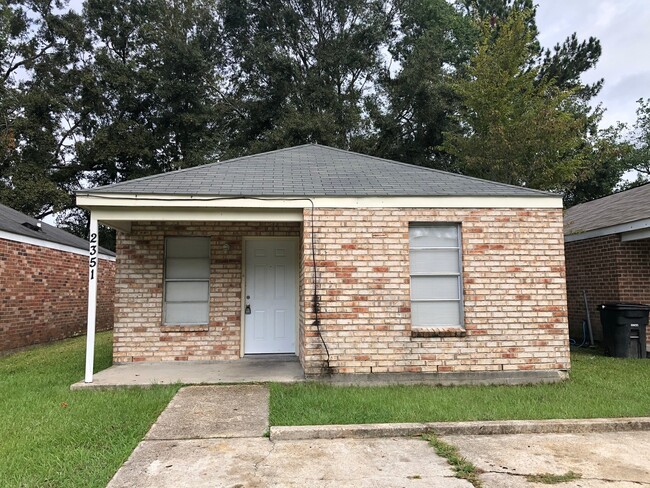 Photo - 2351 Elm Park Dr House