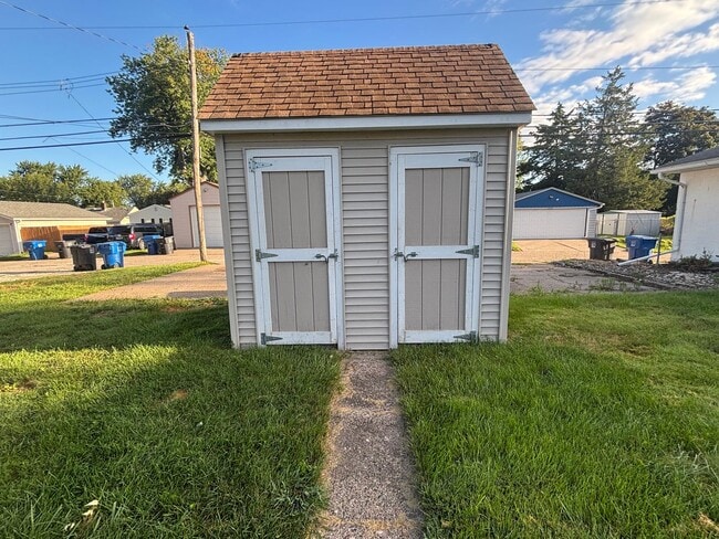 Photo - 317-319 18th Ave Moline, IL Unidad 317