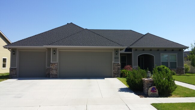 Building Photo - 638 W Cedar Pointe Way