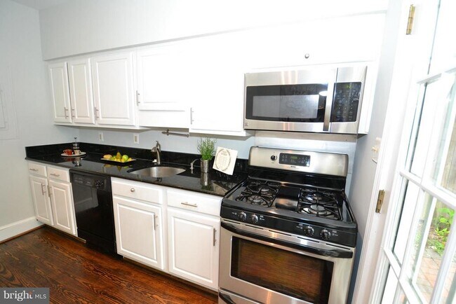 Photo - 213 N Payne St