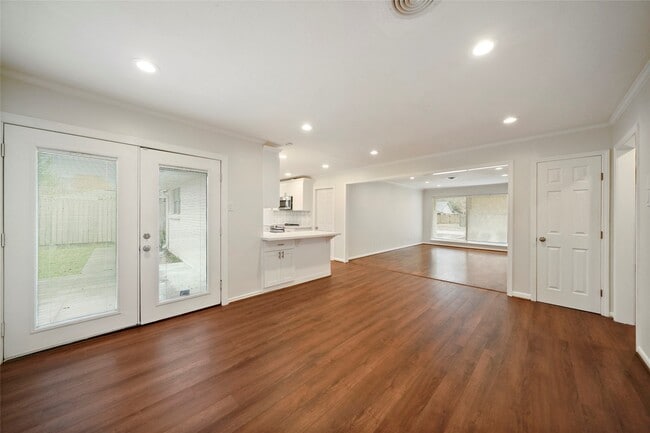 Photo - 1807 Shadow Bend Dr