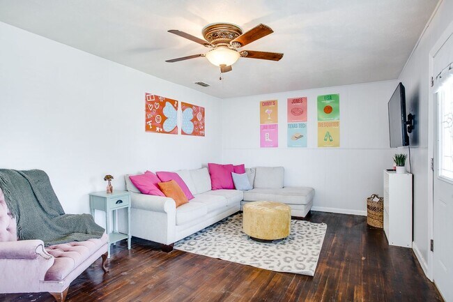 Photo - Pre-Leasing for July 2025!