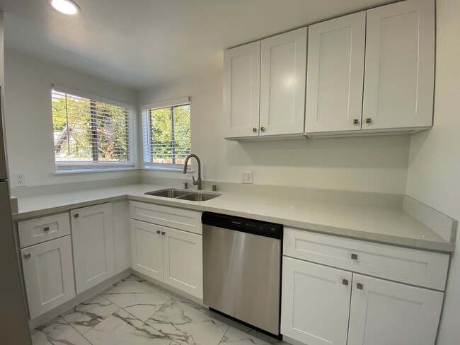 3 BD/ 1BATH HOUSE LOCATED NEAR DOWNTOWN VA... - 3 BD/ 1BATH HOUSE LOCATED NEAR DOWNTOWN VA...