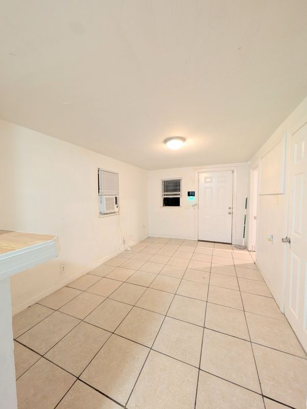 Photo - 17 Lenox Ct