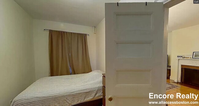 Photo - 1067 Beacon St Unit 6