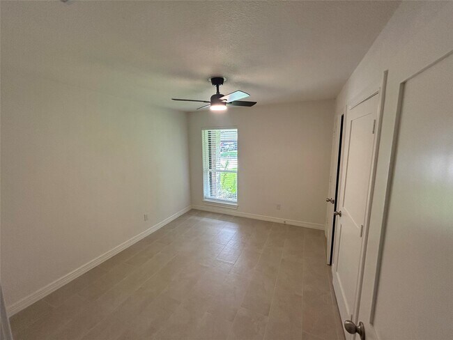 Photo - 1139 Pinecroft Dr