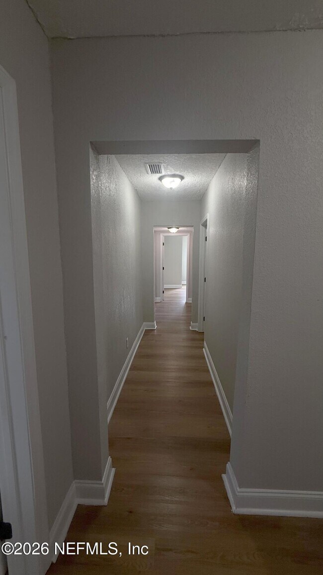 Photo - 1645 W 12th St