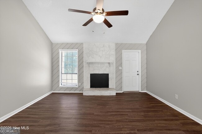 Photo - 3016 Mistletoe Ave