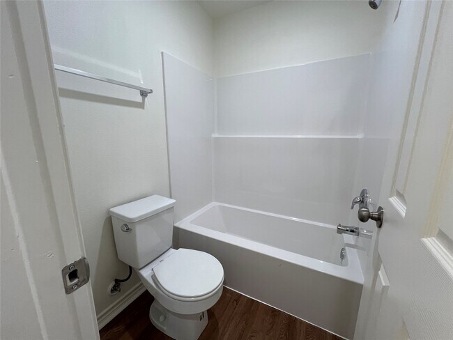 1231 Sycamore Ave Unit D