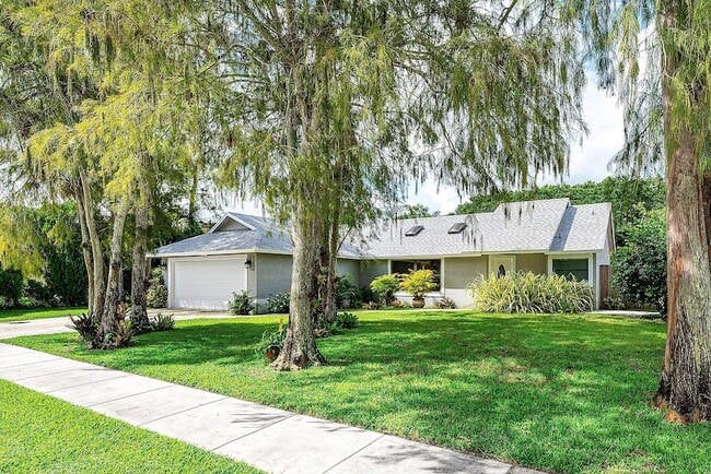 Photo - 1252 Raintree Ln