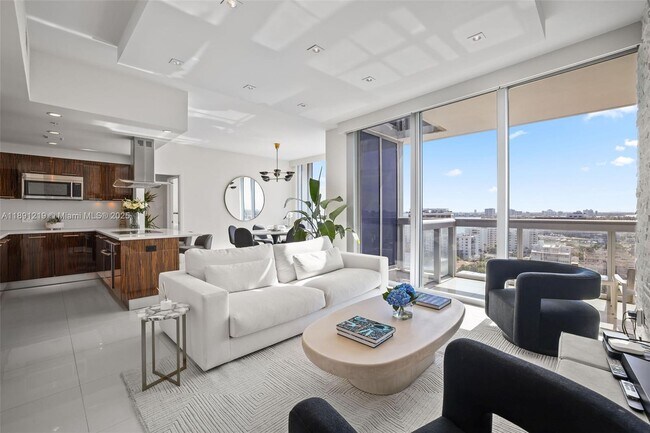 Building Photo - 6899 Collins Ave Unit 1610