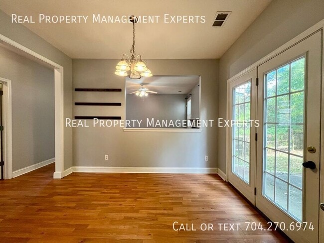 Photo - 10102 Old Carolina Dr