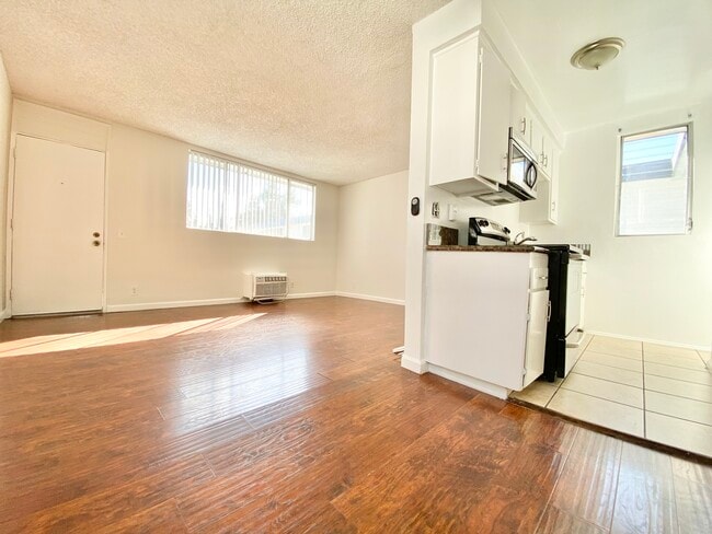 Building Photo - 6042 Fulton Ave Unit 16 Rental
