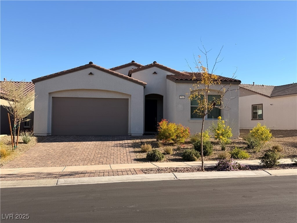 Photo - 724 Omaggio Pl