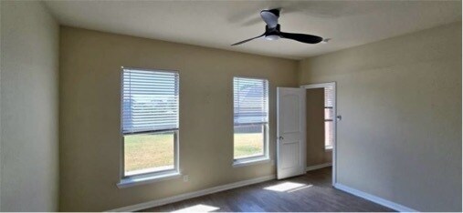 Photo - 107 Creekside Dr