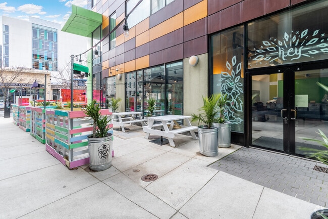 The Hub on Chestnut Street