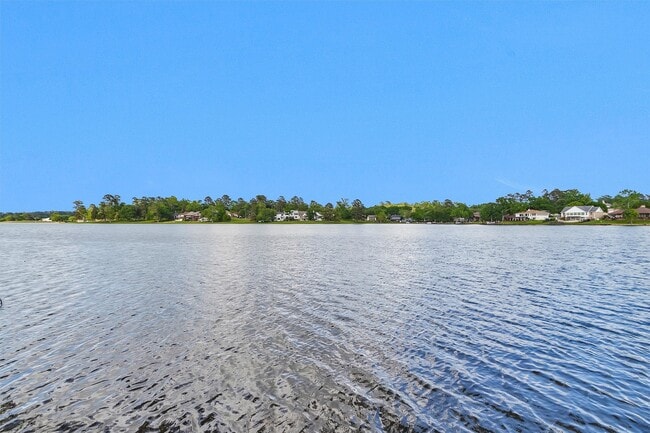 Building Photo - 1502 Wimbledon Dr