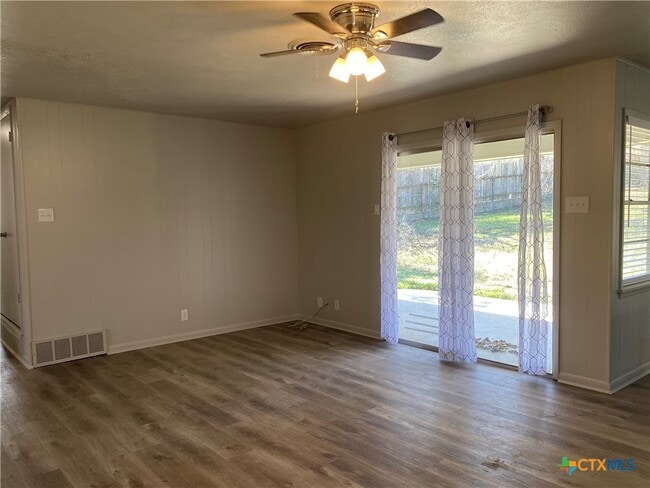 Photo - 706 Forest Dr