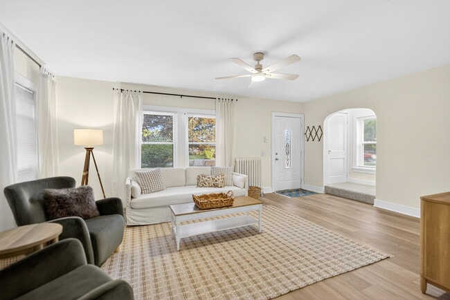 Photo - 1389 Mt Pleasant Rd