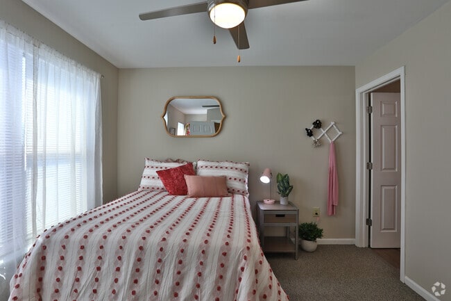3BR, 3BA - Townhouse