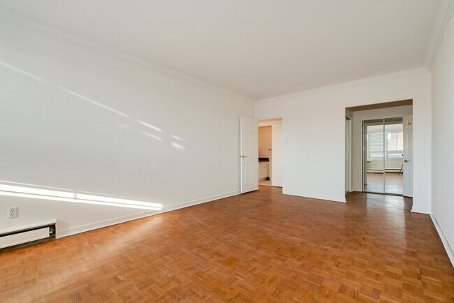 Photo - SUPER-SIZED superior suites in Forest Hill... Unit 1 Bedroom