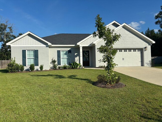 4 Bedroom Single Family Home in Headland, AL - 4 Bedroom Single Family Home in Headland, AL