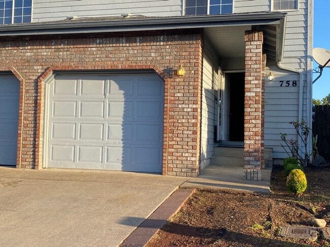 Photo - 758 N Cloverleaf Loop Unidad 758 N cloverleaf loop
