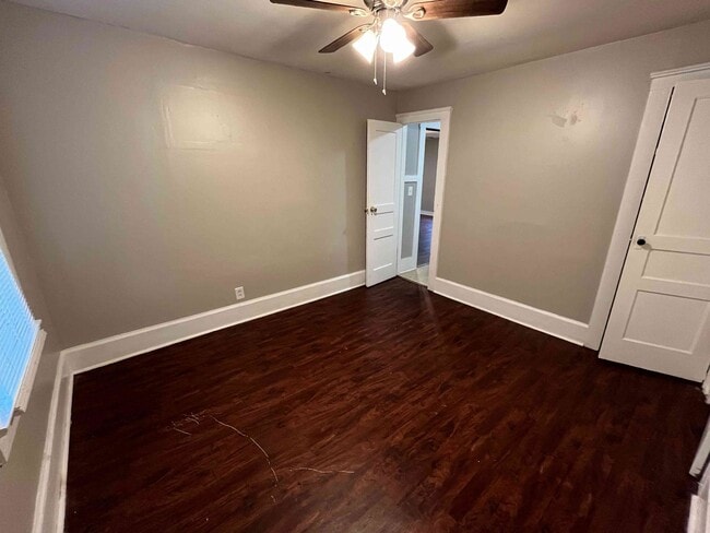 Photo - 2121 State Ave SW