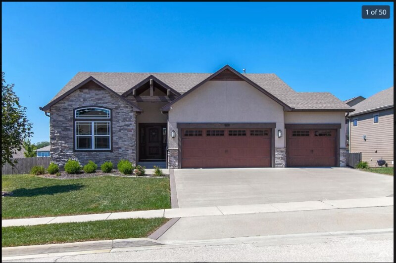 Photo - 909 Silver Rain Rd