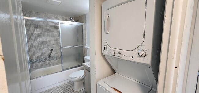 Photo - 4168 Inverrary Dr Unit 401