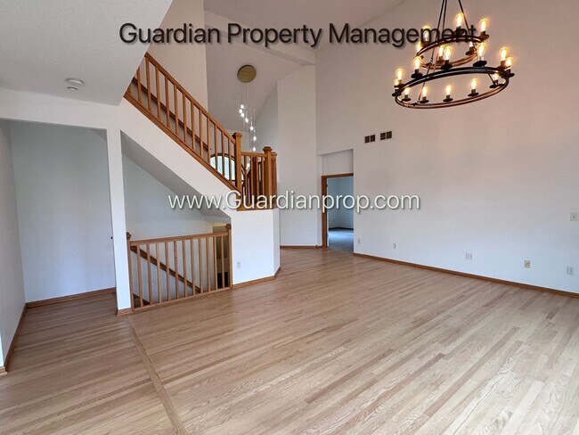 Photo - Minnetonka Home, 3 Car Garage, Large Primary, Updated Kitchen, Patio