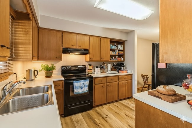 Photo - 204 NW Sharmin Dr