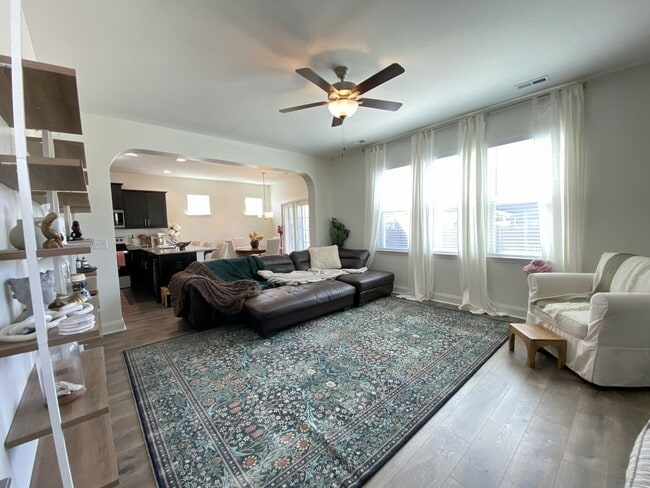 Photo - 140 Verdmont Dr