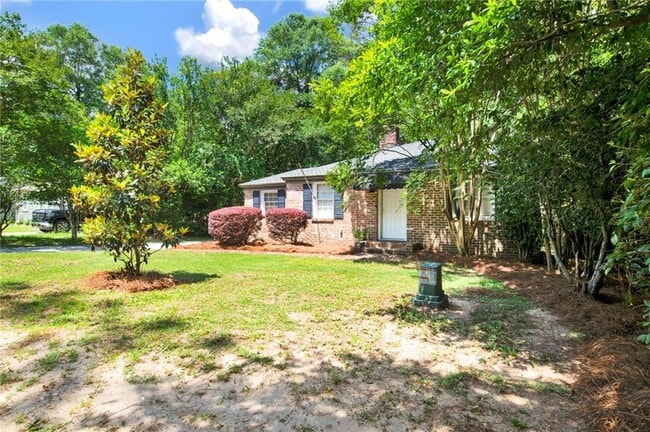 Photo - 309 Border Dr W