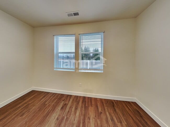 Photo - 8640 47th Pl NE