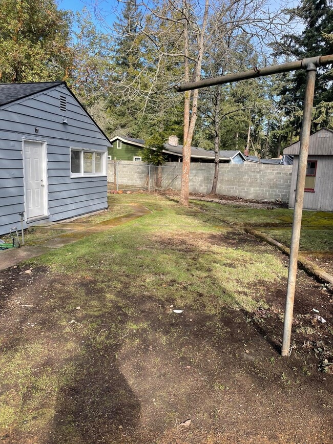 Photo - 12827 Glenwood Ave SW