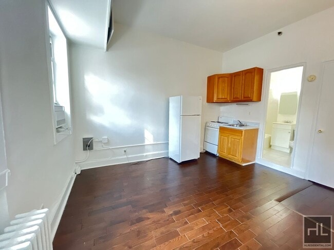 Photo - SECOND AVENUE Unit 3A