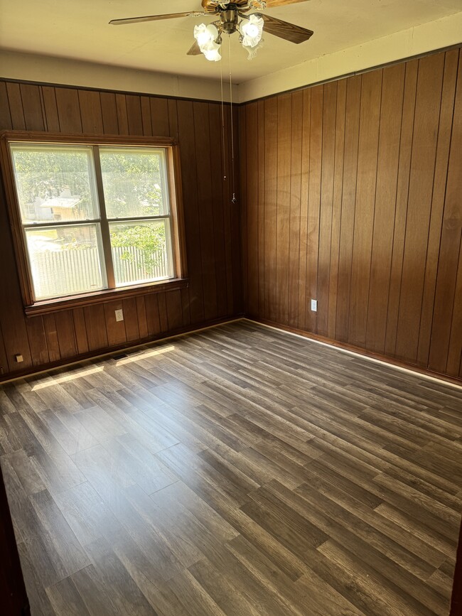 Photo - 311 N Green Ave